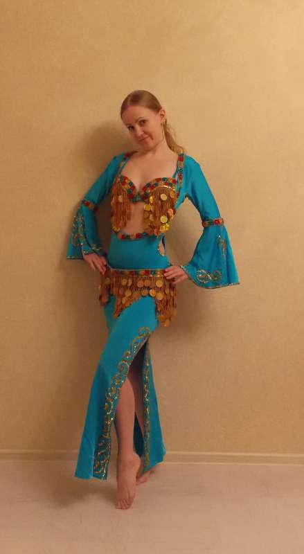 101090 Нурали портрет халиджи туркменская девушка тюбетейка косичка национальный костюм монисто